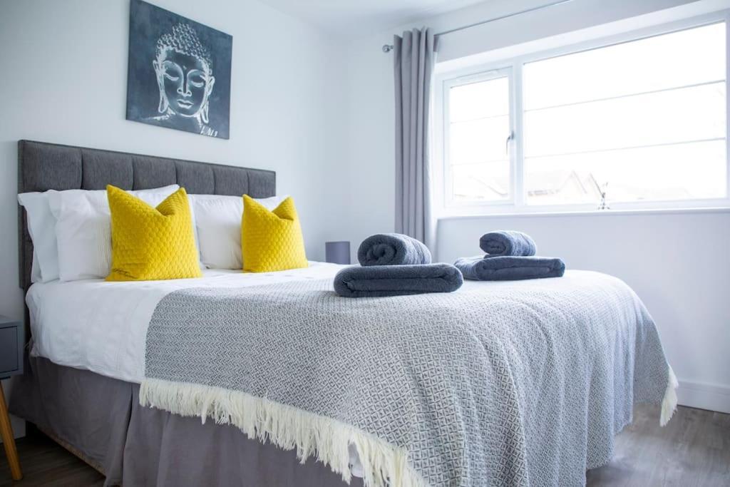 Bridge House Apartments - Free Parking Shottery المظهر الخارجي الصورة