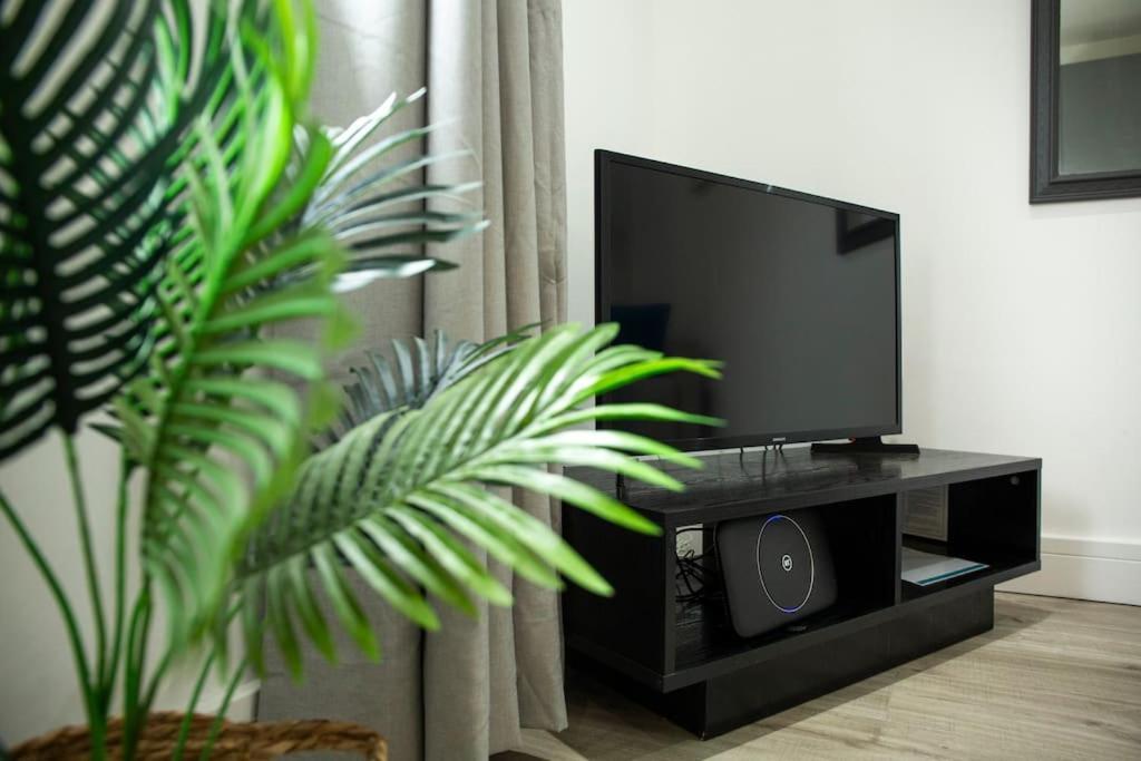 Bridge House Apartments - Free Parking Shottery المظهر الخارجي الصورة