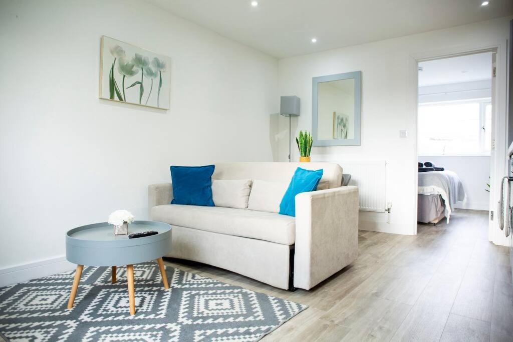 Bridge House Apartments - Free Parking Shottery المظهر الخارجي الصورة