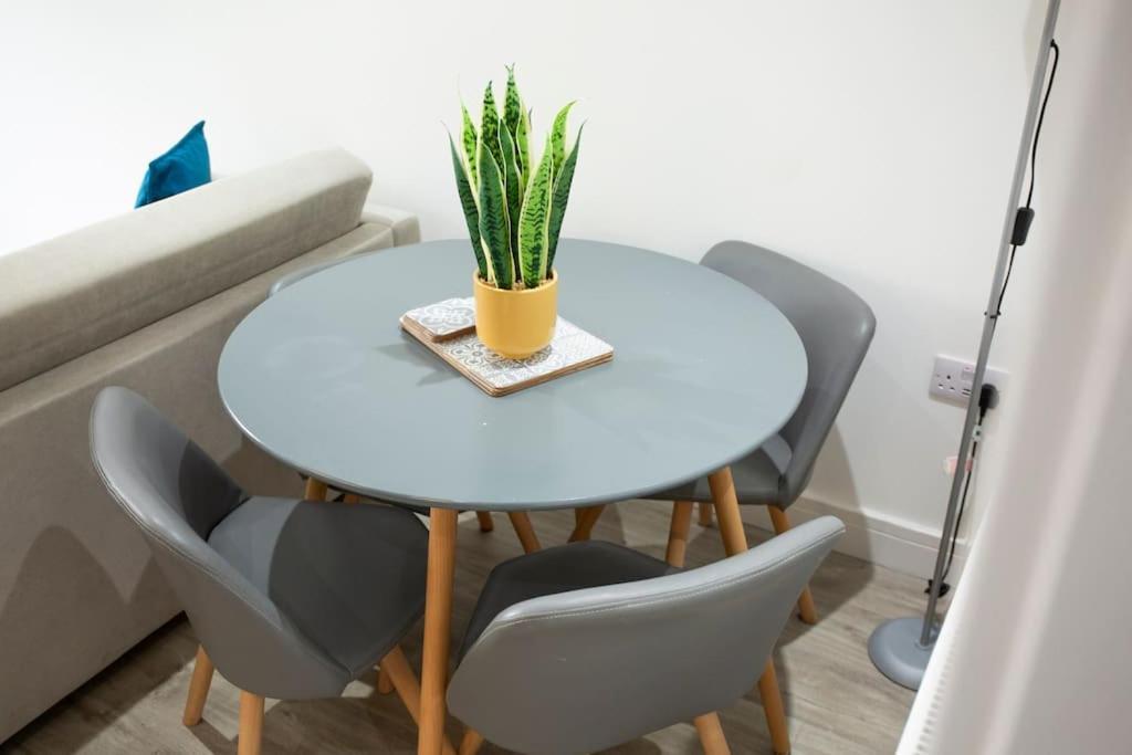 Bridge House Apartments - Free Parking Shottery المظهر الخارجي الصورة
